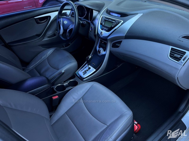 ELANTRA 1.8 GLS 16V GASOLINA 4P AUTOMÁTICO - 2012 - SAPIRANGA