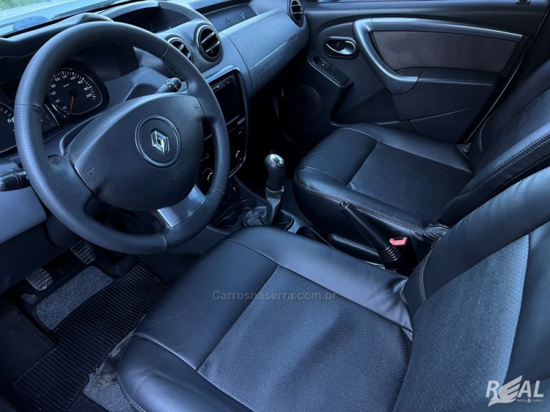 DUSTER 1.6 TECH ROAD 4X2 16V FLEX 4P MANUAL - 2014 - SAPIRANGA