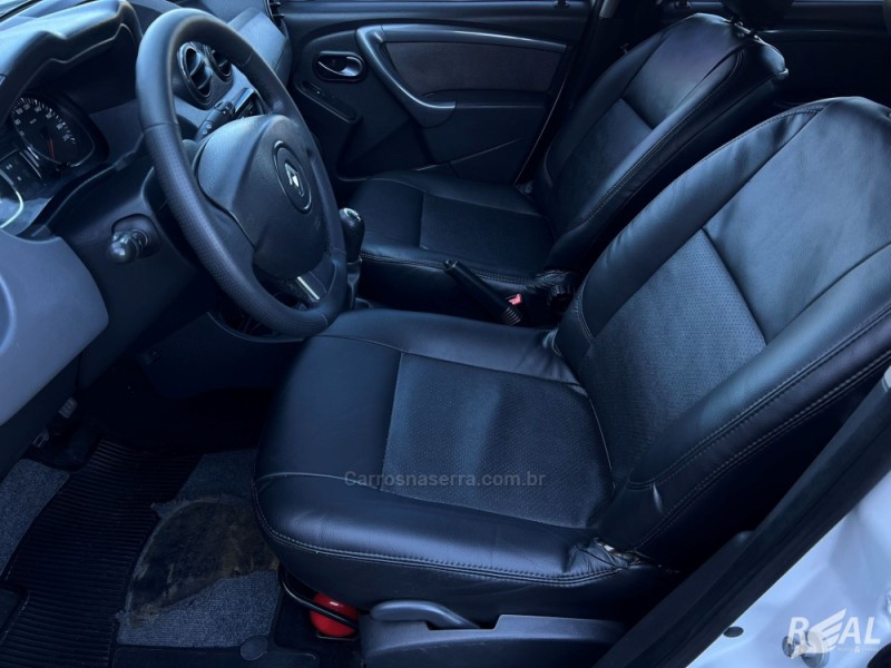 DUSTER 1.6 TECH ROAD 4X2 16V FLEX 4P MANUAL - 2014 - SAPIRANGA