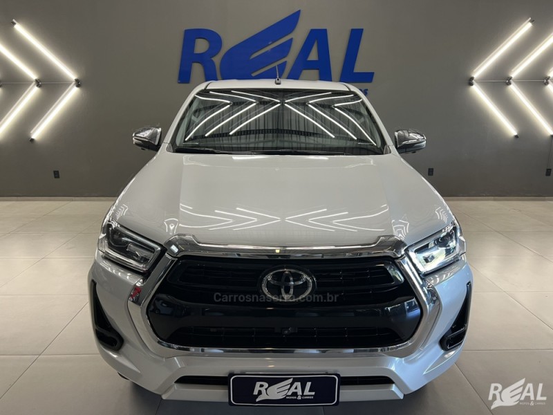 HILUX 2.8 SRX PLUS 4X4 CD TURBO DIESEL 4P AUTOMÁTICO - 2023 - SAPIRANGA