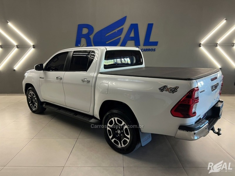 HILUX 2.8 SRX PLUS 4X4 CD TURBO DIESEL 4P AUTOMÁTICO - 2023 - SAPIRANGA