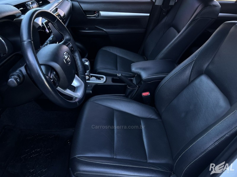 HILUX 2.8 SRX PLUS 4X4 CD TURBO DIESEL 4P AUTOMÁTICO - 2023 - SAPIRANGA