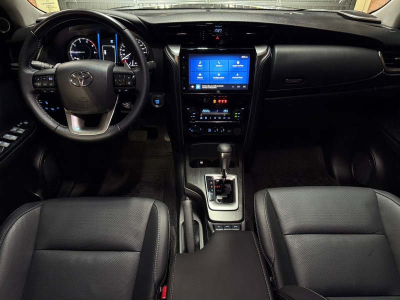 HILUX SW4 2.8 4X4 SRX PLATINUM TURBO DIESEL 4P AUTOMÁTICO - 2025 - BENTO GONçALVES