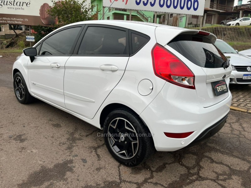 FIESTA 1.6 SE HATCH 16V FLEX 4P MANUAL - 2018 - DOIS IRMãOS