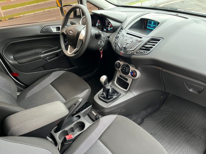FIESTA 1.6 SE HATCH 16V FLEX 4P MANUAL - 2018 - DOIS IRMãOS