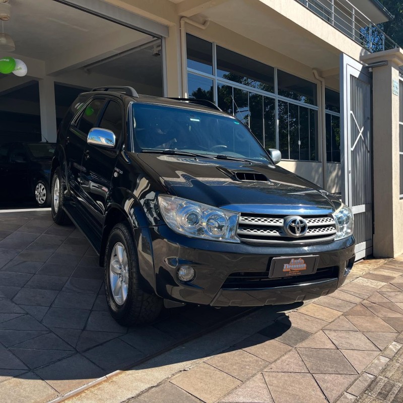 HILUX SW4 3.0 SRV 4X4 7 LUGARES 16V TURBO INTERCOOLER DIESEL 4P AUTOMÁTICO - 2010 - NOVA PETRóPOLIS