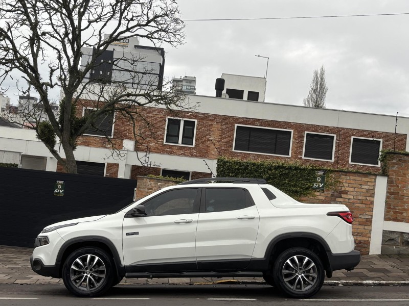 TORO 2.0 16V ULTRA 4X4 AT9 DIESEL 4P AUTOMÁTICO - 2020 - FARROUPILHA