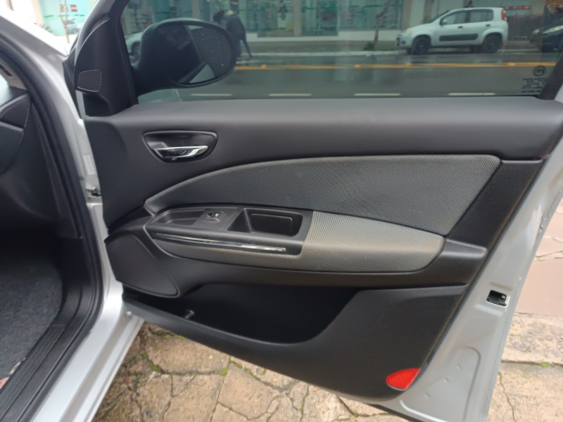BRAVO 1.8 ESSENCE 16V FLEX 4P MANUAL - 2012 - FLORES DA CUNHA