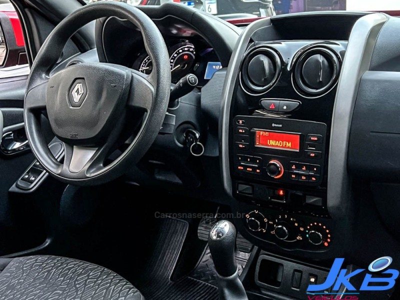DUSTER 1.6 EXPRESSION 4X2 16V FLEX 4P MANUAL - 2018 - NOVO HAMBURGO