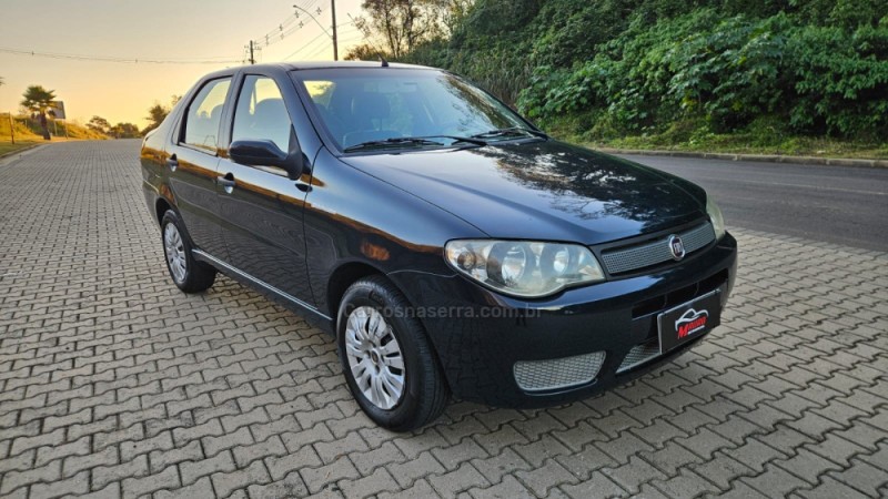 SIENA 1.0 MPI FIRE CELEBRATION 8V FLEX 4P MANUAL - 2010 - IVOTI
