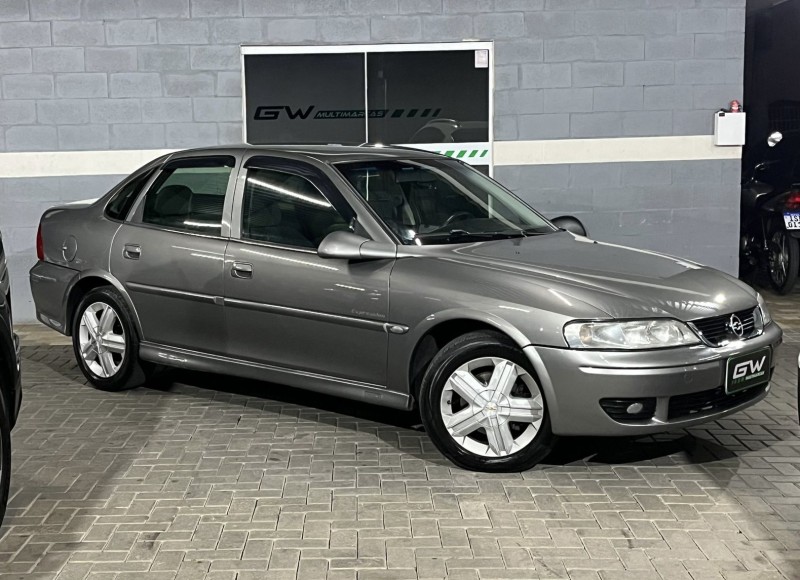 VECTRA 2.0 MPFI EXPRESSION 8V GASOLINA 4P MANUAL - 2004 - CAXIAS DO SUL