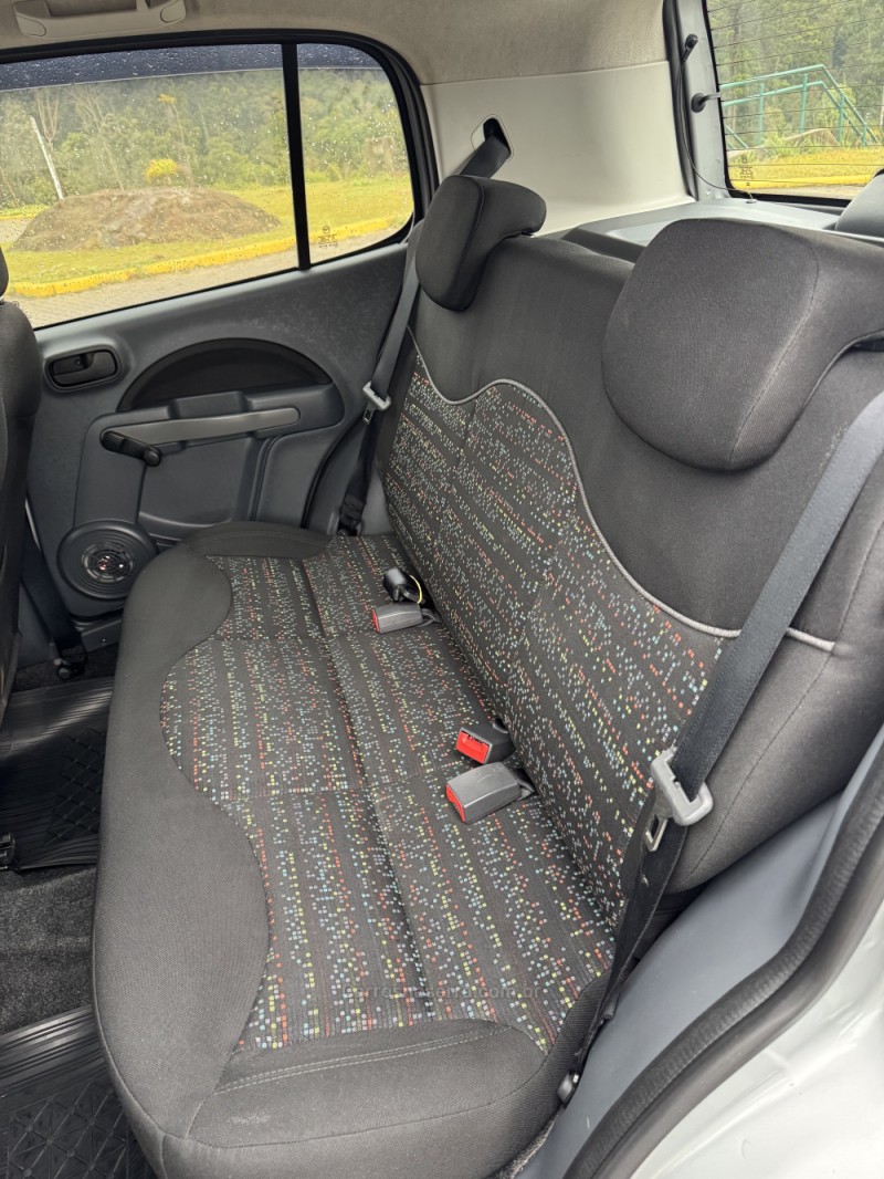 UNO 1.0 EVO VIVACE 8V FLEX 4P MANUAL - 2013 - CAXIAS DO SUL