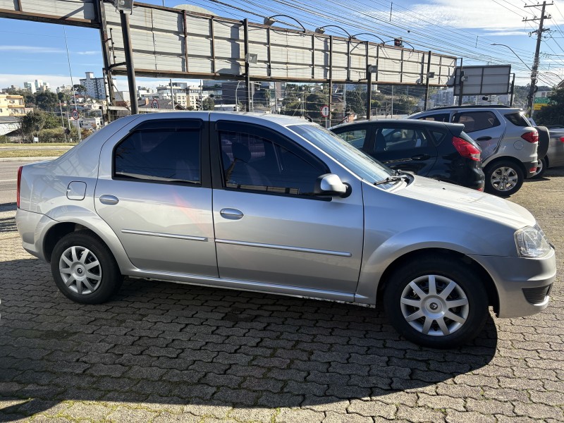 LOGAN 1.6 EXPRESSION 16V FLEX 4P AUTOMÁTICO - 2013 - FARROUPILHA