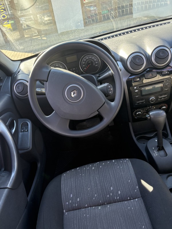 LOGAN 1.6 EXPRESSION 16V FLEX 4P AUTOMÁTICO - 2013 - FARROUPILHA
