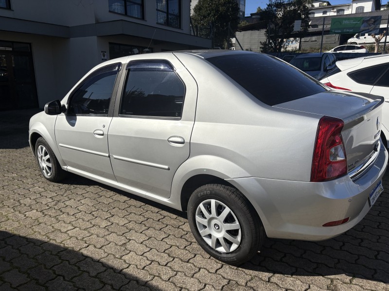 LOGAN 1.6 EXPRESSION 16V FLEX 4P AUTOMÁTICO - 2013 - FARROUPILHA