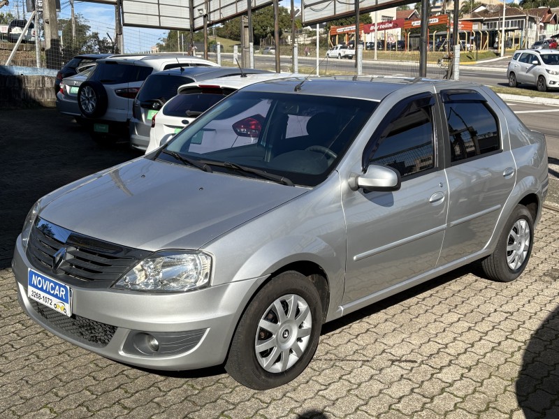 logan 1.6 expression 16v flex 4p automatico 2013 farroupilha