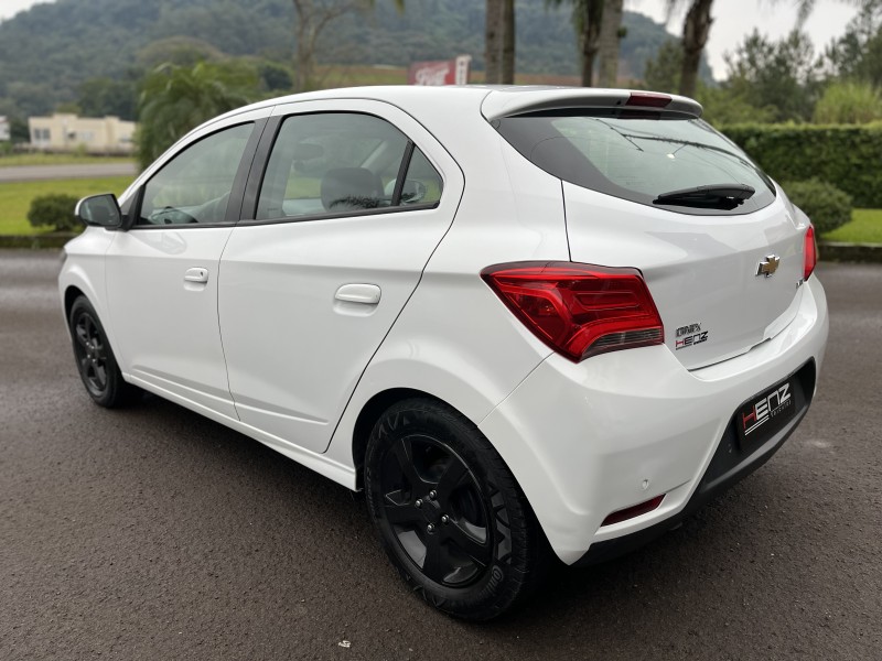 ONIX 1.4 MPFI LTZ 8V FLEX 4P MANUAL - 2019 - BOM PRINCíPIO