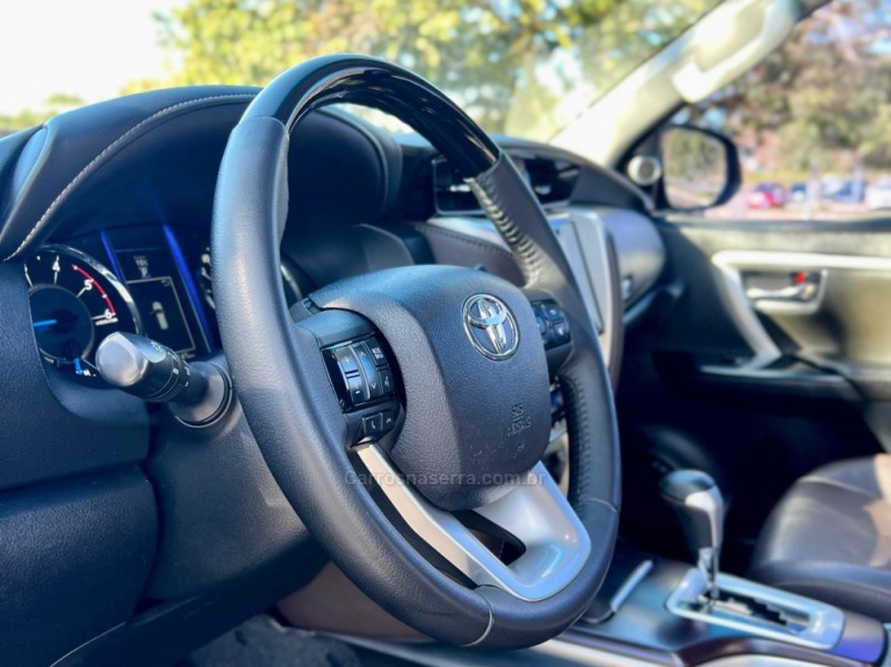 HILUX SW4 2.8 SRX 4X4 7 LUGARES 16V TURBO INTERCOOLER DIESEL 4P AUTOMÁTICO - 2018 - BENTO GONçALVES