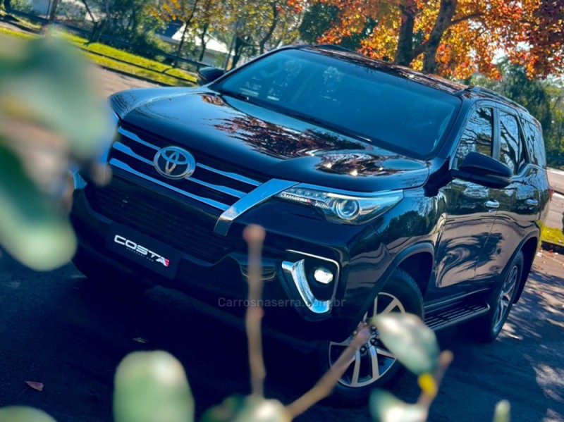 HILUX SW4 2.8 SRX 4X4 7 LUGARES 16V TURBO INTERCOOLER DIESEL 4P AUTOMÁTICO - 2018 - BENTO GONçALVES