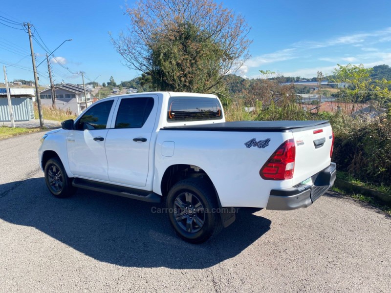HILUX 2.8 4X4 CD 8V DIESEL 4P MANUAL - 2022 - FLORES DA CUNHA