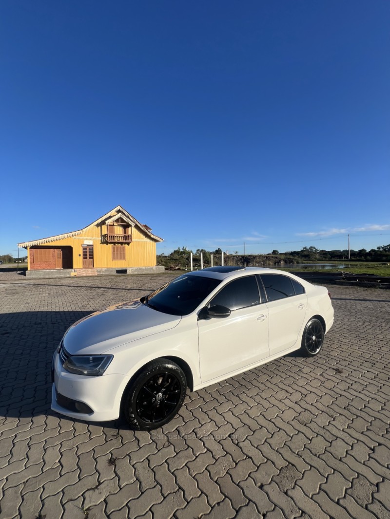 JETTA 2.0 COMFORTLINE FLEX 4P TIPTRONIC - 2012 - ANTôNIO PRADO