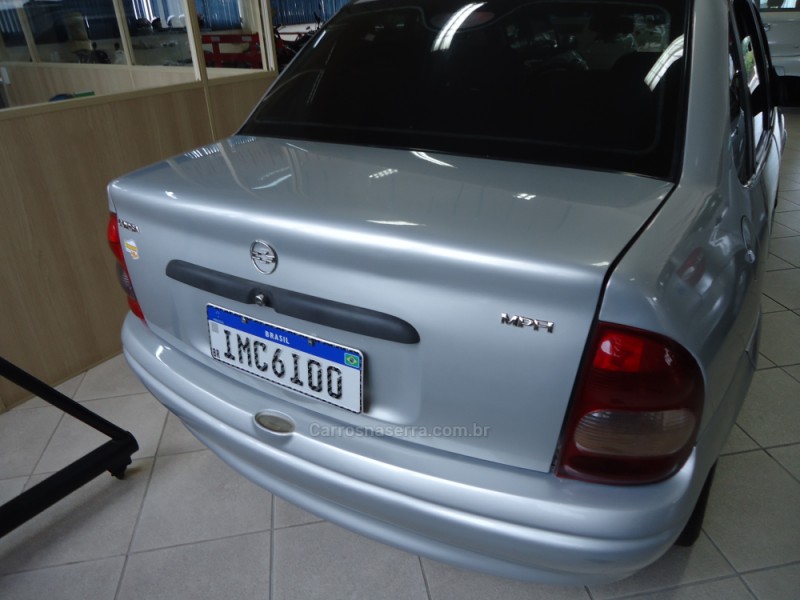 CORSA 1.0 MPFI WIND SEDAN 8V GASOLINA 4P MANUAL - 2001 - SANTA CLARA DO SUL