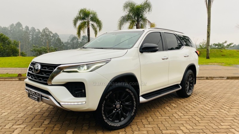 HILUX SW4 2.8 SRX 4X4 7 LUGARES 16V TURBO INTERCOOLER DIESEL 4P AUTOMÁTICO - 2022 - DOIS IRMãOS