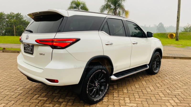 HILUX SW4 2.8 SRX 4X4 7 LUGARES 16V TURBO INTERCOOLER DIESEL 4P AUTOMÁTICO - 2022 - DOIS IRMãOS