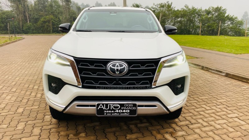 HILUX SW4 2.8 SRX 4X4 7 LUGARES 16V TURBO INTERCOOLER DIESEL 4P AUTOMÁTICO - 2022 - DOIS IRMãOS