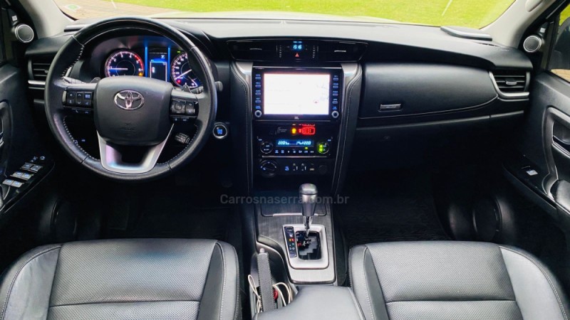 HILUX SW4 2.8 SRX 4X4 7 LUGARES 16V TURBO INTERCOOLER DIESEL 4P AUTOMÁTICO - 2022 - DOIS IRMãOS