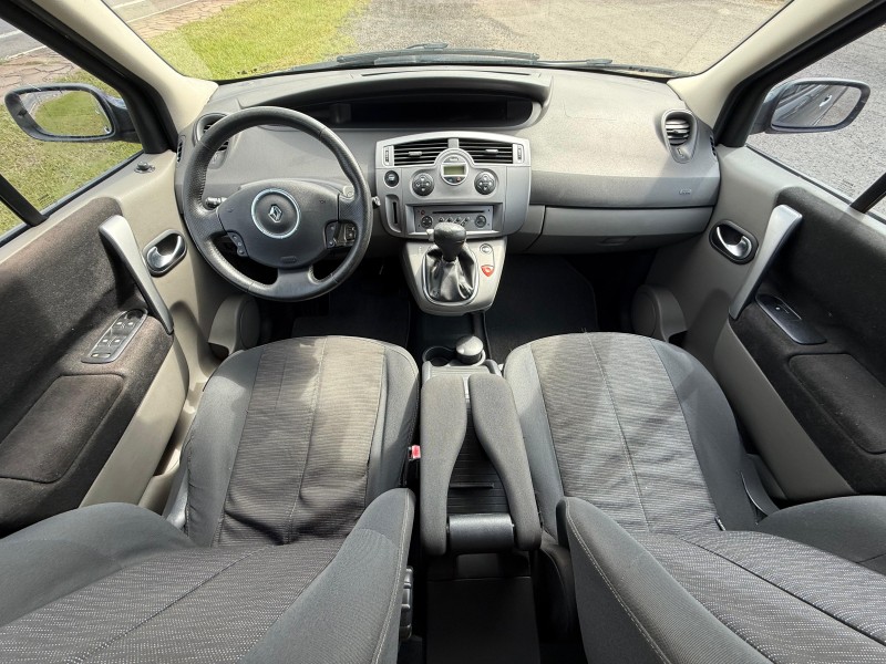 GRAND SCÉNIC 2.0 DYNAMIQUE 16V GASOLINA 4P AUTOMÁTICO - 2008 - FARROUPILHA