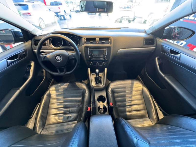 JETTA 2.0 TRENDLINE FLEX 4P TIPTRONIC - 2016 - PASSO FUNDO