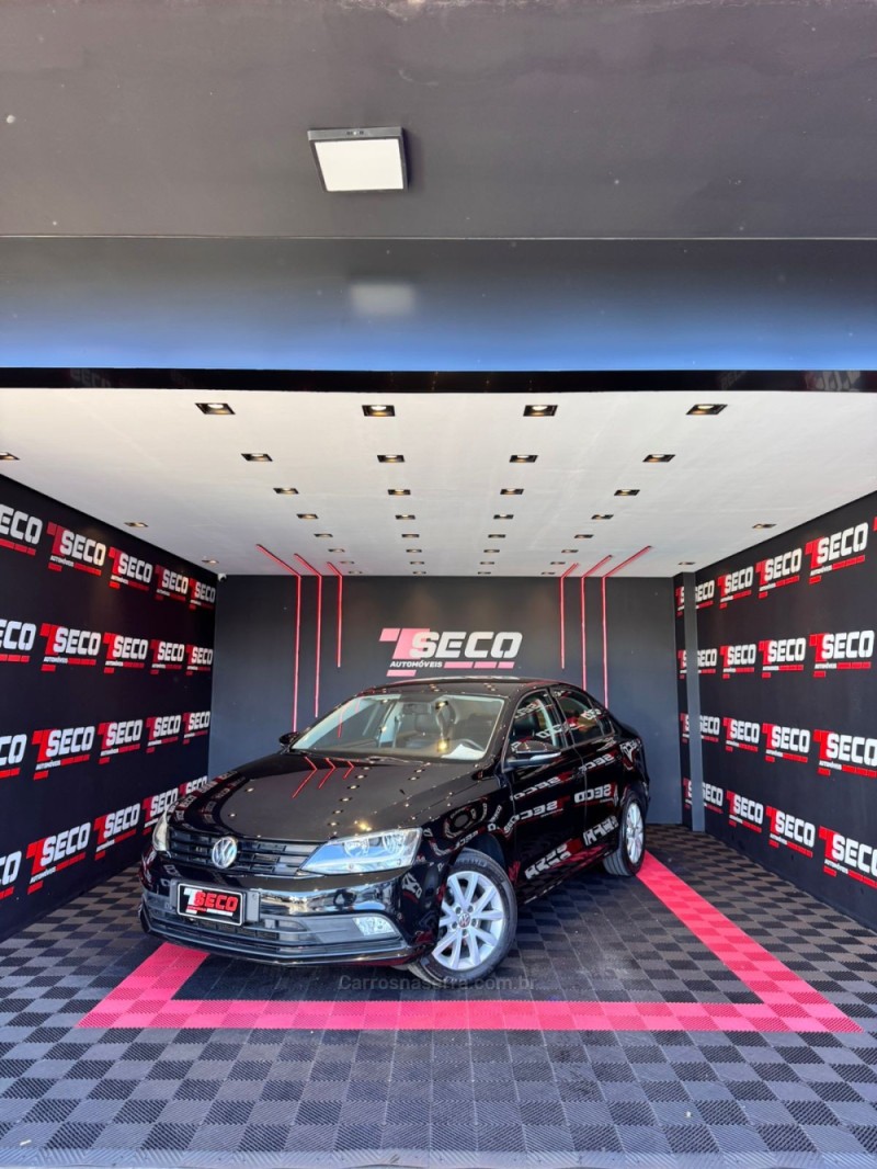 JETTA 2.0 TRENDLINE FLEX 4P TIPTRONIC - 2016 - PASSO FUNDO