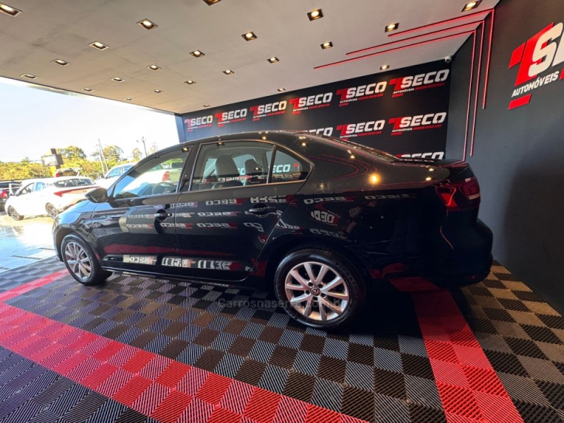 JETTA 2.0 TRENDLINE FLEX 4P TIPTRONIC - 2016 - PASSO FUNDO