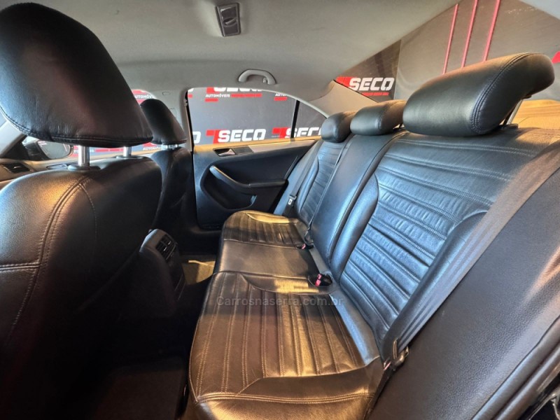 JETTA 2.0 TRENDLINE FLEX 4P TIPTRONIC - 2016 - PASSO FUNDO