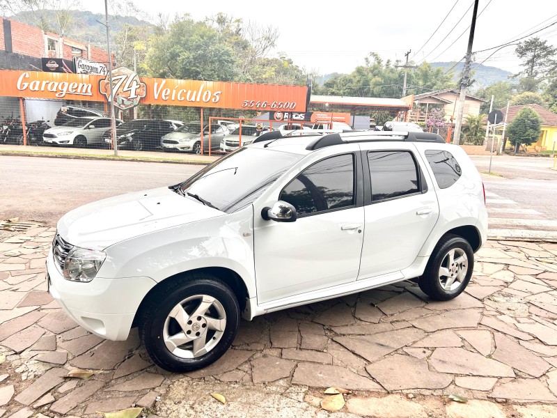 duster 2.0 dynamique 4x2 16v flex 4p automatico 2015 tres coroas