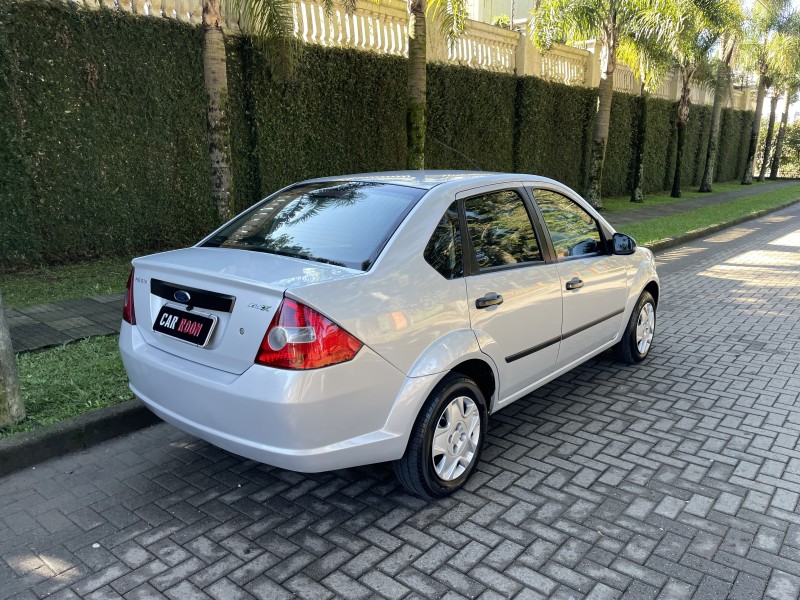 FIESTA 1.0 MPI SEDAN 8V FLEX 4P MANUAL - 2008 - CAXIAS DO SUL