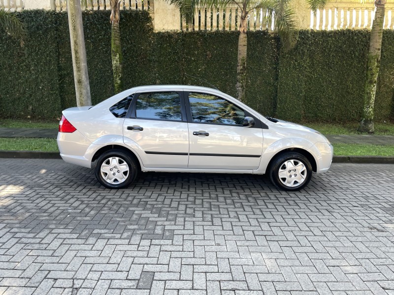 FIESTA 1.0 MPI SEDAN 8V FLEX 4P MANUAL - 2008 - CAXIAS DO SUL