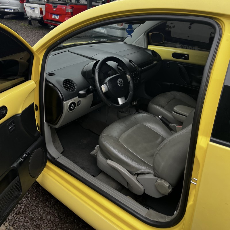 NEW BEETLE 2.0 MI 8V GASOLINA 2P AUTOMÁTICO - 2001 - CAXIAS DO SUL