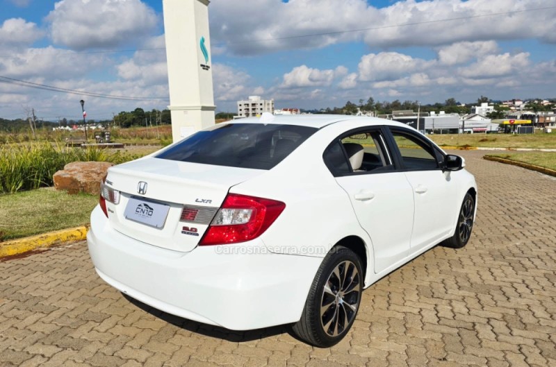 CIVIC 2.0 LXR 16V FLEX 4P AUTOMÁTICO - 2016 - LAJEADO