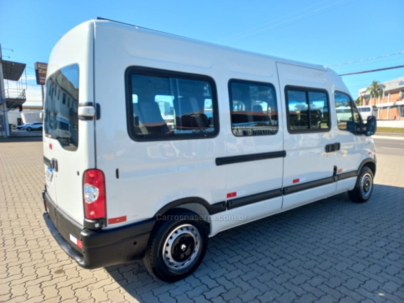 MASTER 2.5 DCI MINIBUS L3H2 16 LUGARES 16V DIESEL 3P MANUAL - 2013 - CAXIAS DO SUL