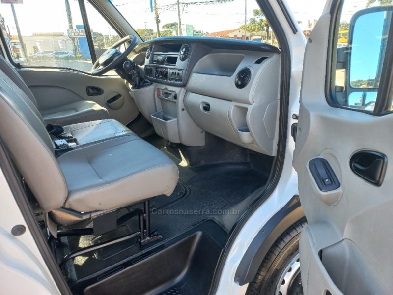 MASTER 2.5 DCI MINIBUS L3H2 16 LUGARES 16V DIESEL 3P MANUAL - 2013 - CAXIAS DO SUL