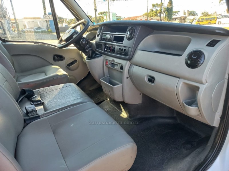 MASTER 2.5 DCI MINIBUS L3H2 16 LUGARES 16V DIESEL 3P MANUAL - 2013 - CAXIAS DO SUL