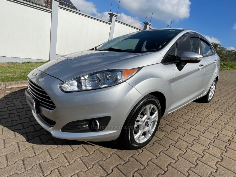 FIESTA 1.6 SE SEDAN 16V FLEX 4P AUTOMÁTICO - 2014 - CAMPO BOM
