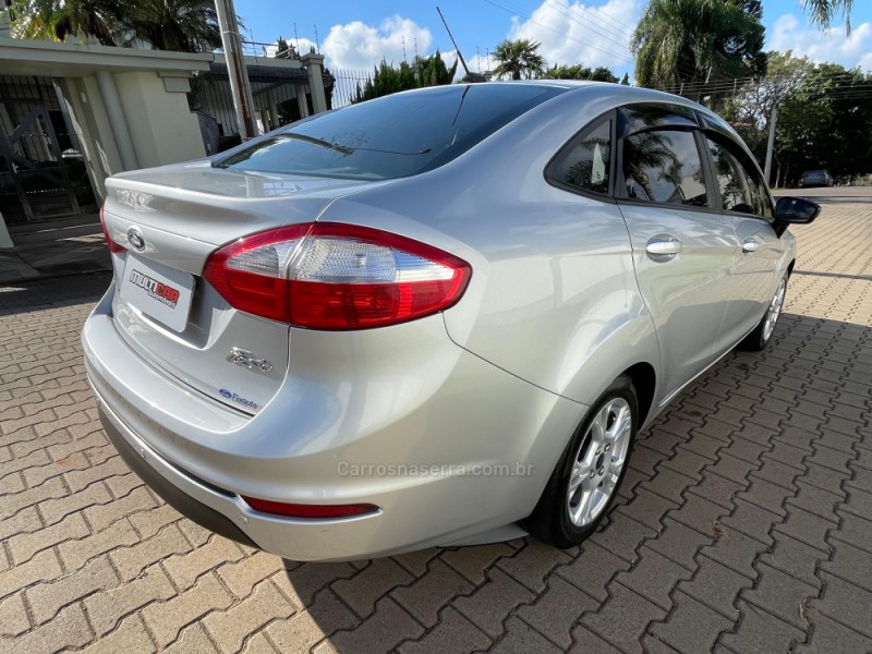 FIESTA 1.6 SE SEDAN 16V FLEX 4P AUTOMÁTICO - 2014 - CAMPO BOM