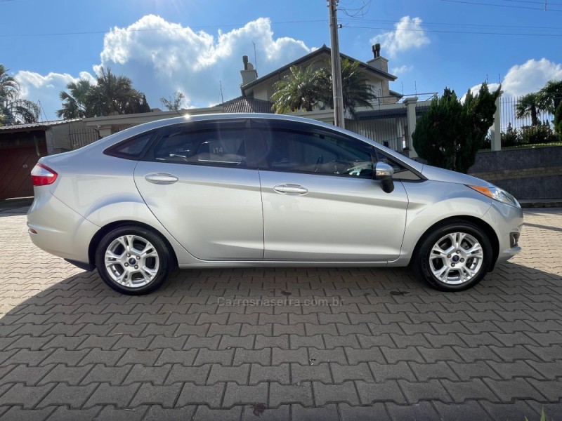 FIESTA 1.6 SE SEDAN 16V FLEX 4P AUTOMÁTICO - 2014 - CAMPO BOM