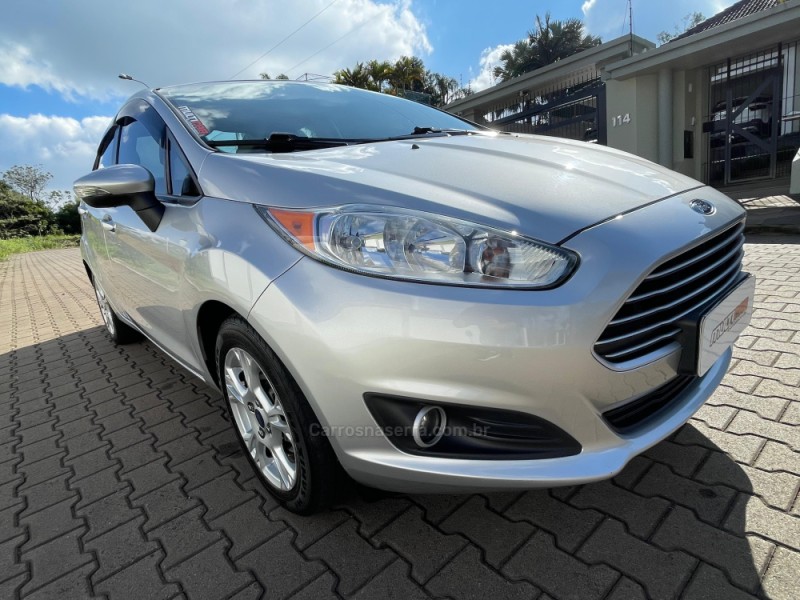 FIESTA 1.6 SE SEDAN 16V FLEX 4P AUTOMÁTICO - 2014 - CAMPO BOM