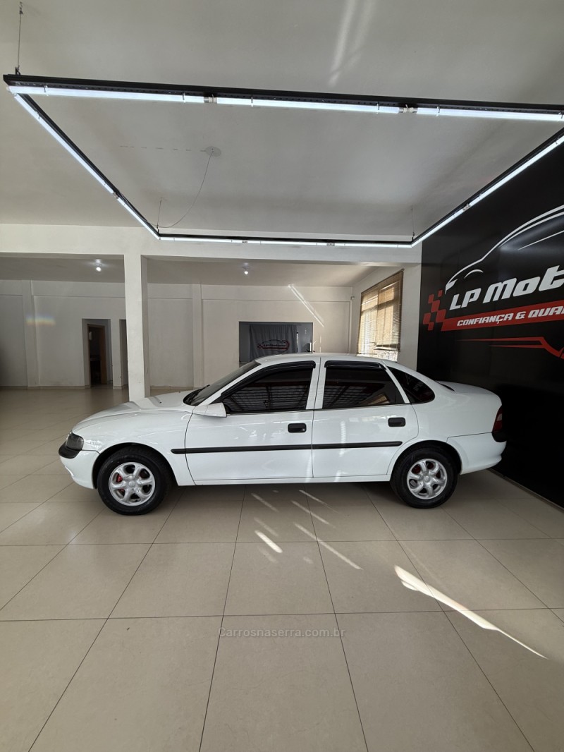 VECTRA 2.0 MPFI GLS 8V GASOLINA 4P MANUAL - 1999 - FARROUPILHA