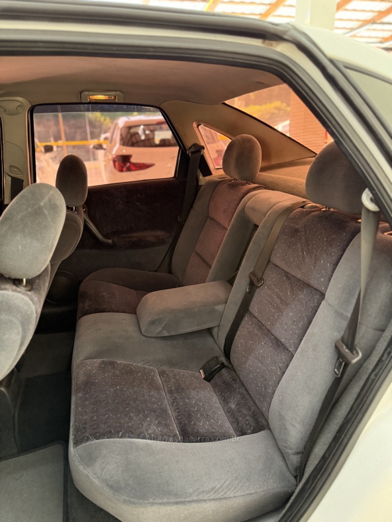 VECTRA 2.0 MPFI GLS 8V GASOLINA 4P MANUAL - 1999 - FARROUPILHA