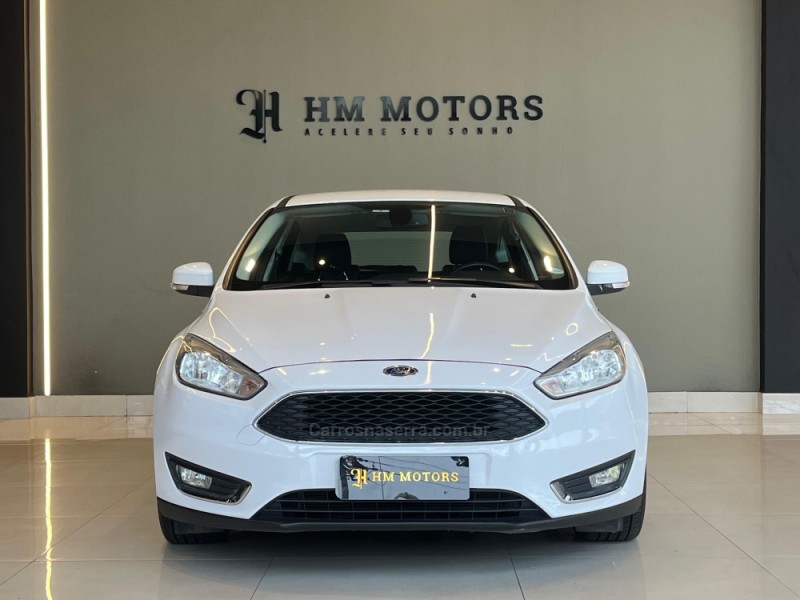 FOCUS 2.0 SE PLUS 16V FLEX 4P AUTOMÁTICO - 2017 - CAXIAS DO SUL